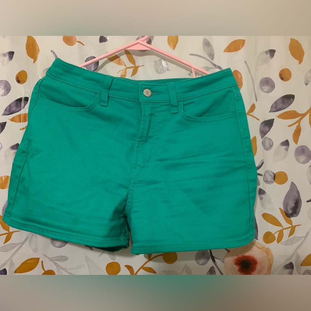 ❤️FREE WITH PURCHASE- Old Navy  Shorts Sz 8